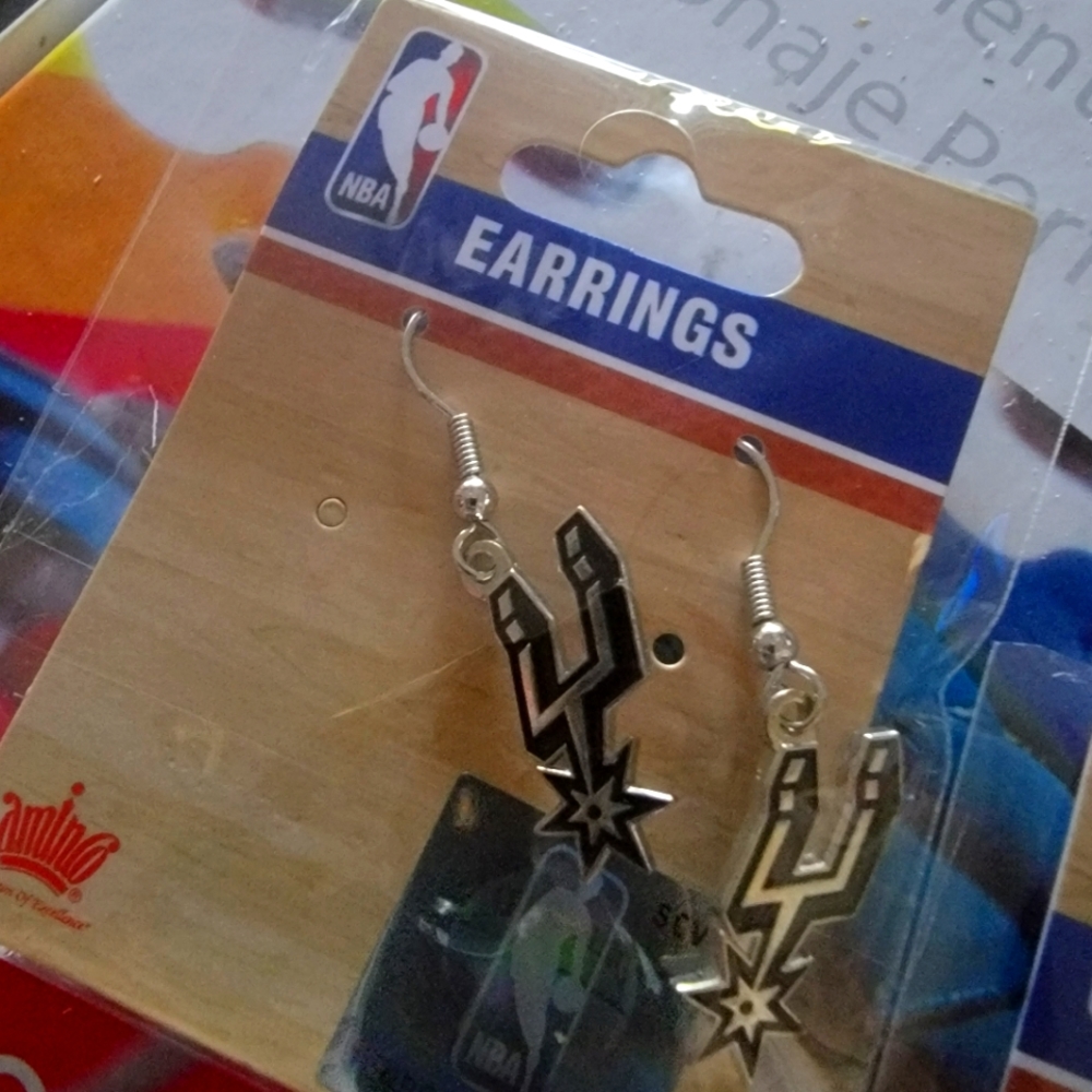 New In Package Nba San Antonio Spurs earrings